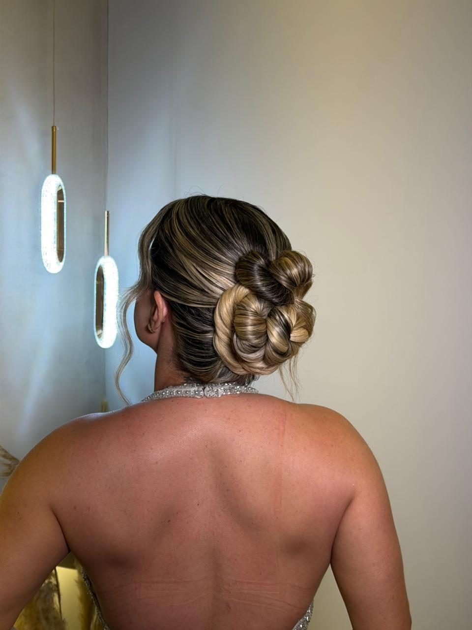 Penteado preso, painel preso